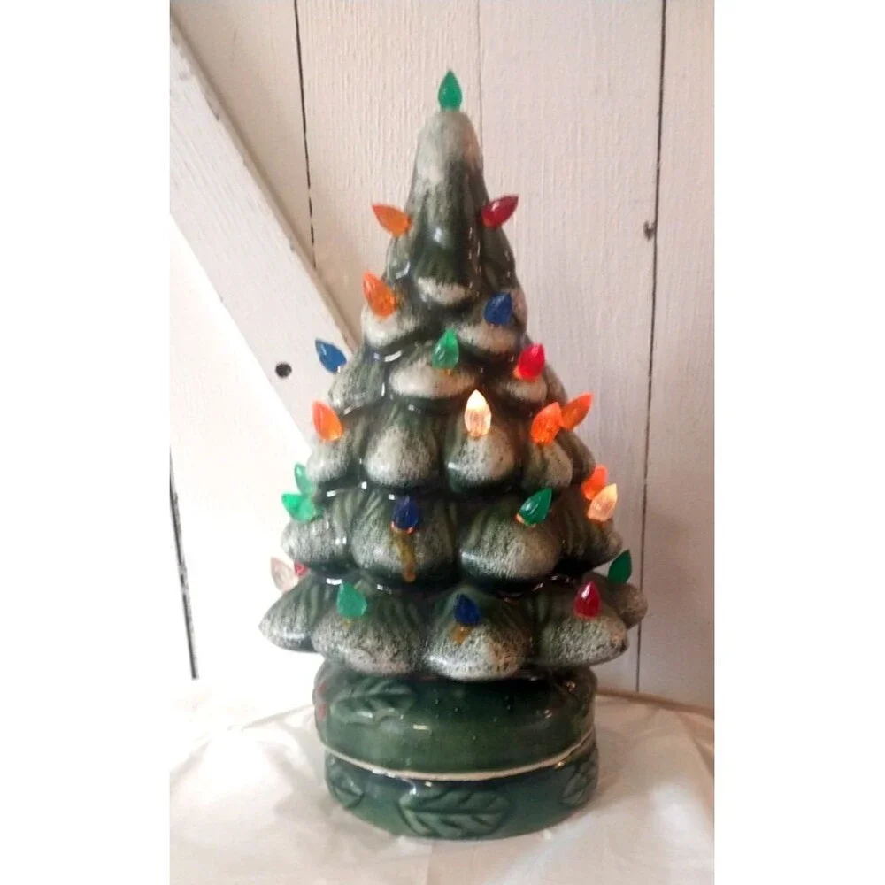 Vintage 1970’s Ceramic Flocked Christmas Tree & Holly Base & It Lights Up 11.5